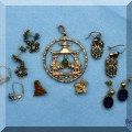 J18. Gold jewelry. 